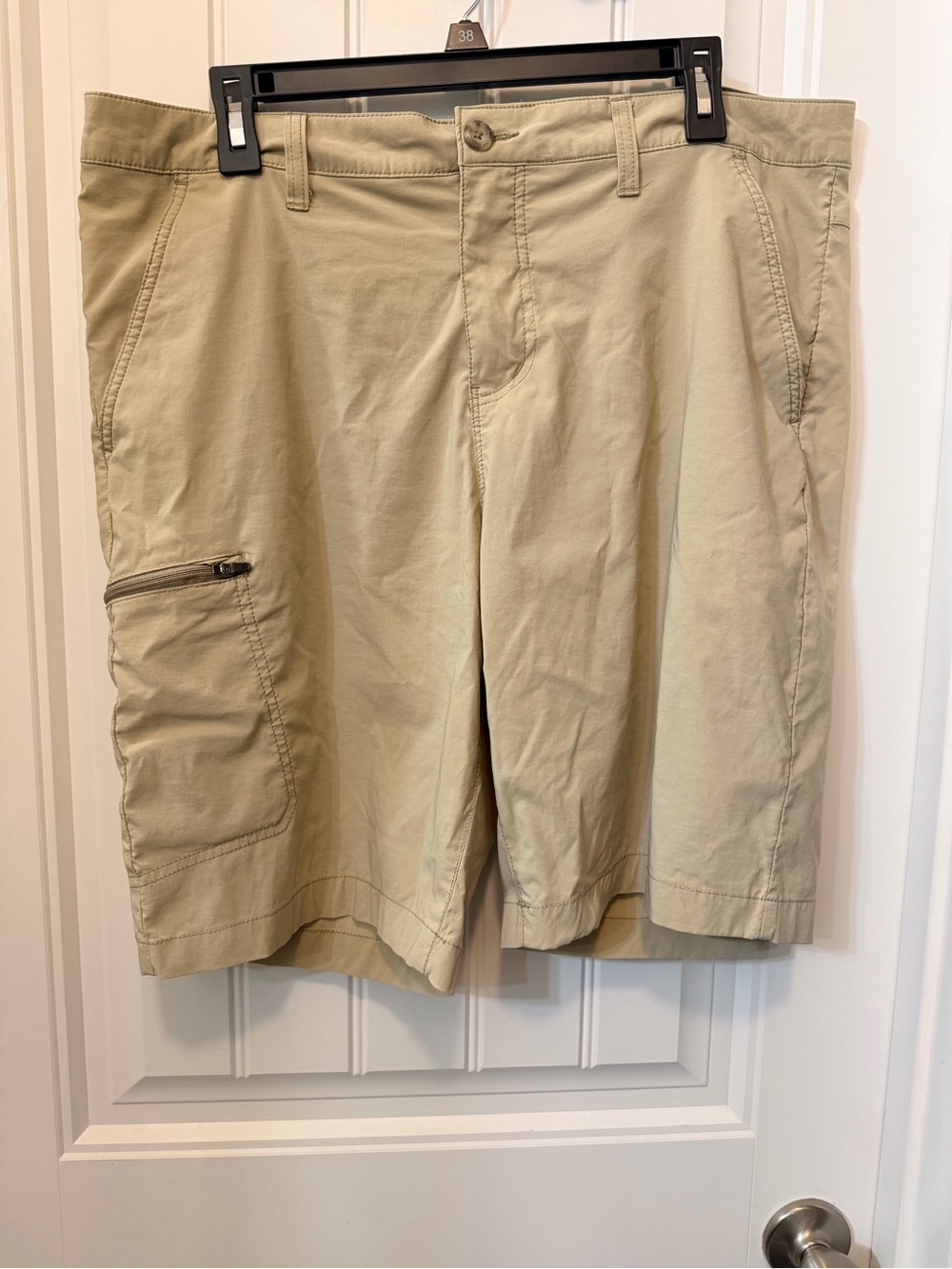 Weatherproof Men's Khaki Cargo Shorts with Zipper Pocket